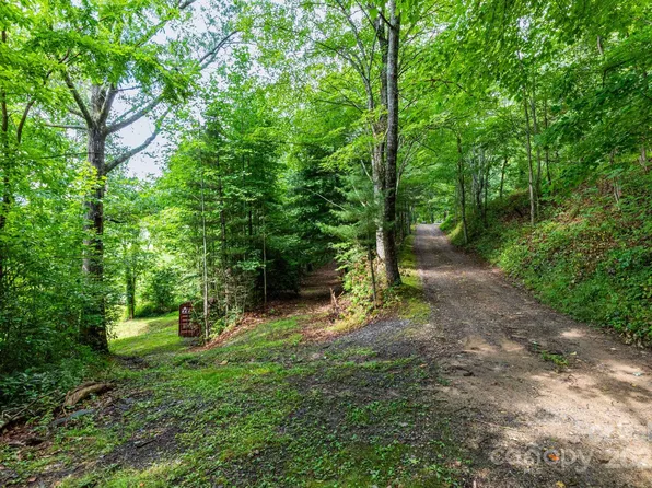 38 Imperial Ct, Waynesville, NC 28785