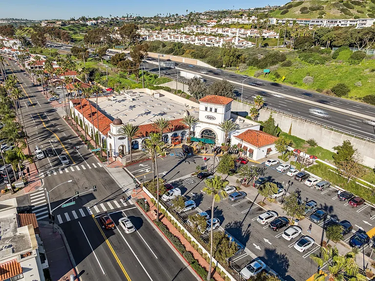 1010 S El Camino Real — Photo 43