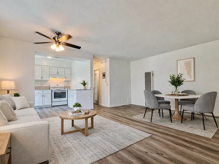 815 N Rose Ave #L8 — Photo 5