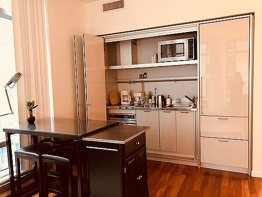 4th image of 18 W 48th St APT 14B