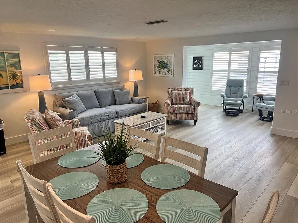 2 bed, 2.0 bath, 1190 sqft, $10,200 — Photo 3