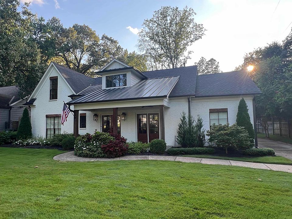 1st image of 403 Williamsburg Ln