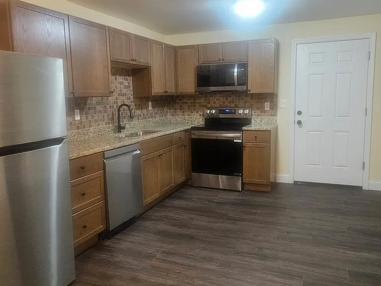 920 N Church St — Photo 17
