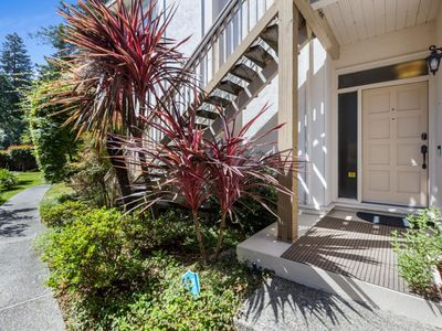 1266 Woodside Rd, Redwood City, CA, 94061