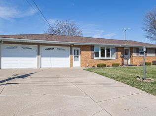 143 Crest View Dr, Potosi, WI 53820