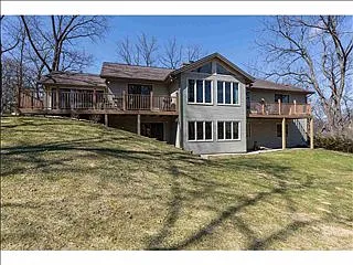 10219 Chris Dr photo 1