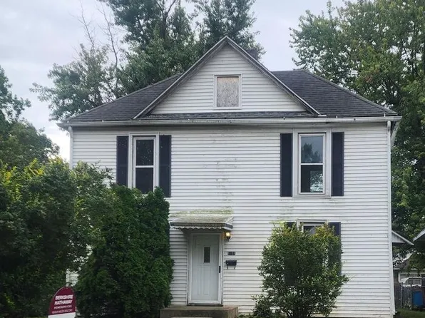 1021 8th Ave, Terre Haute, IN 47804