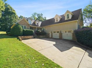 129 Palmetto Dr, Mooresville, NC 28117