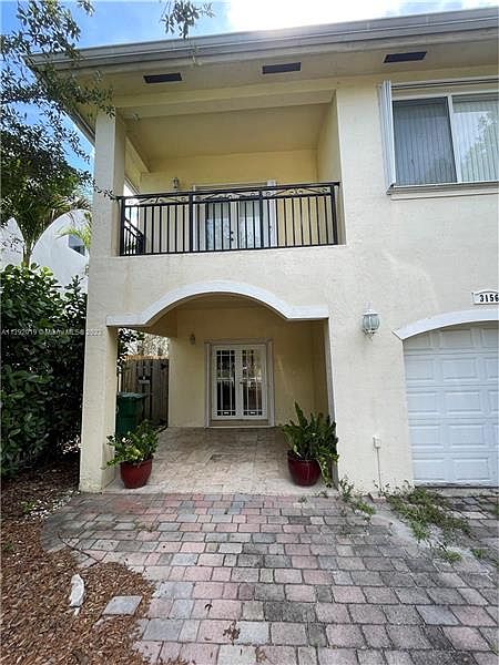 1st image of 3156 Plaza St #3156