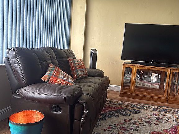 4th image of 3233 NE 34th St APT 1006