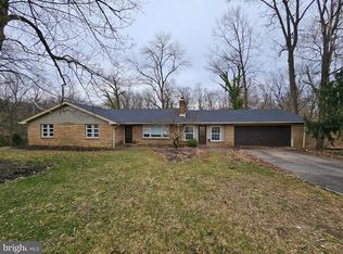 927 Park Dr, Cherry Hill, NJ 08002