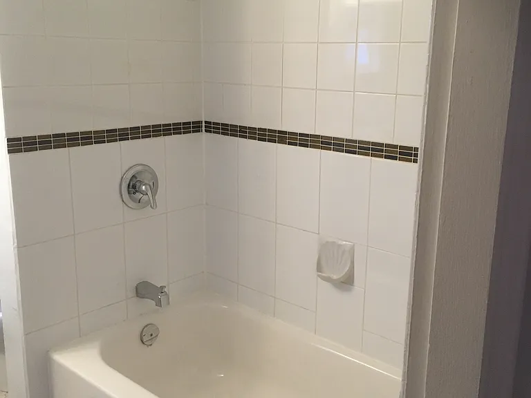 1245 Bute St — Photo 10