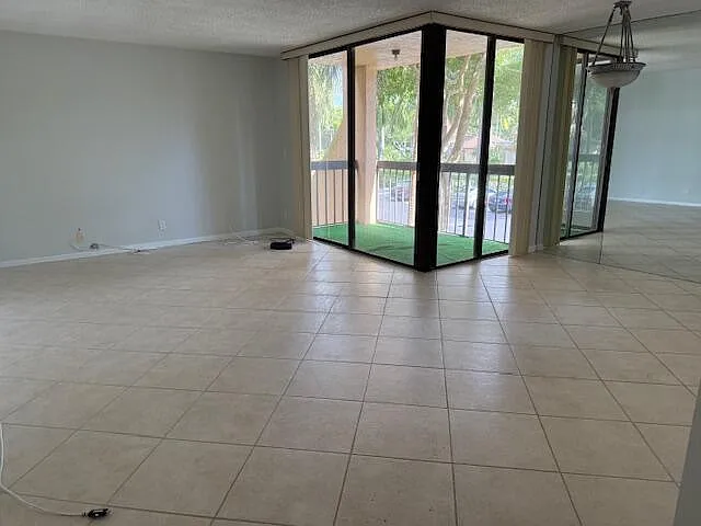 500 Egret Cir #8211 — Photo 29