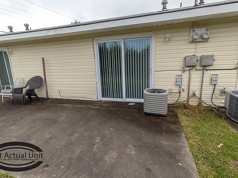700 W Cunningham Dr #C — Photo 3