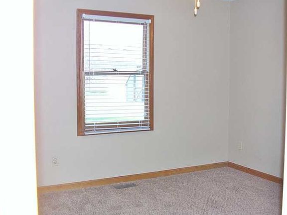 4th image of 132 Justin Dr