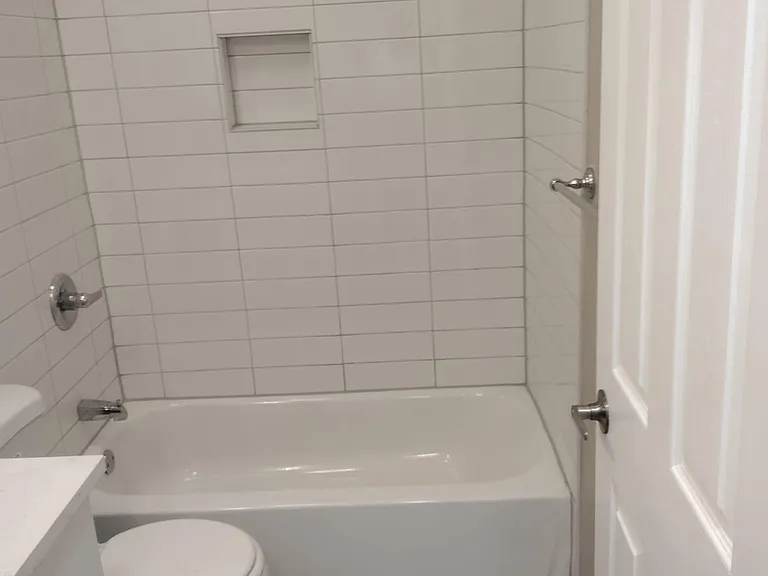 1838 S May St #1R — Photo 11