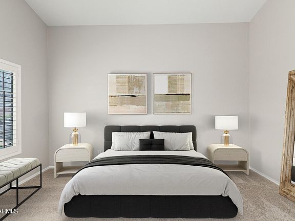 4th image of 913 E BLACKHAWK Drive