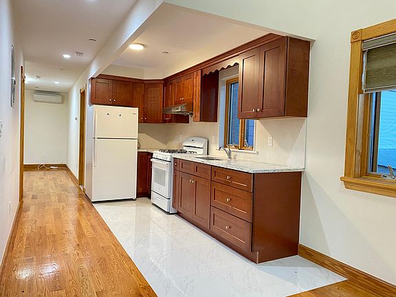 2nd image of 4512 163rd St Floor 2
