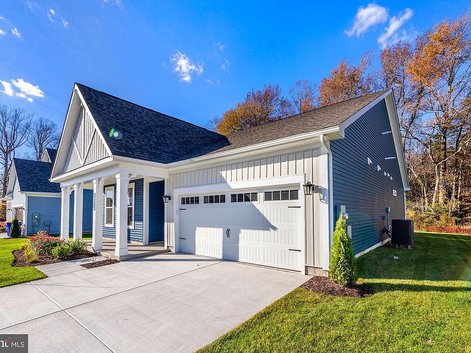 1st image of 32024 Carlisle Ct