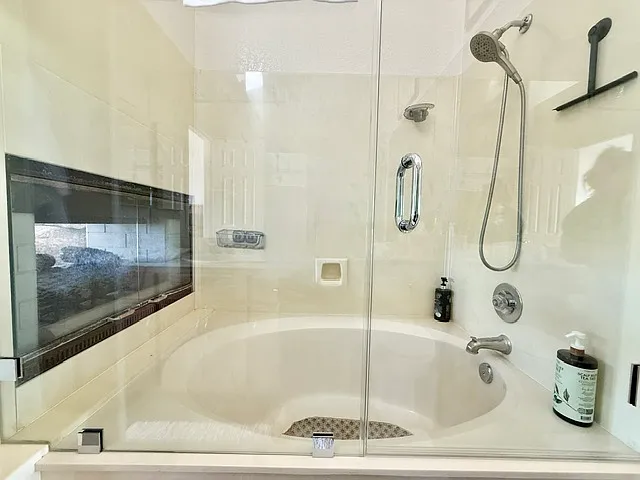 221 Donax Ave #2 — Photo 16