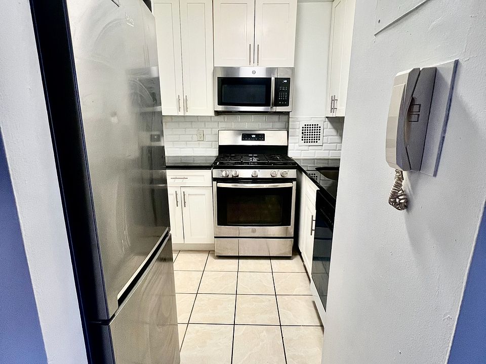 1st image of 14420 38th Ave APT 2A