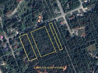 Minto St, Shelburne, NS B0T 1W0
