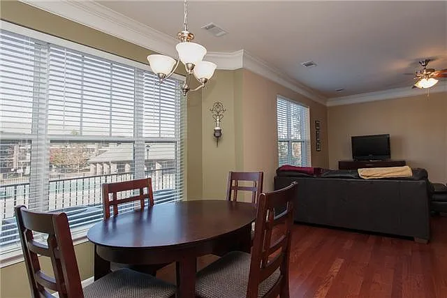 1 bed, 1154 sqft, $2,080 — Photo 4