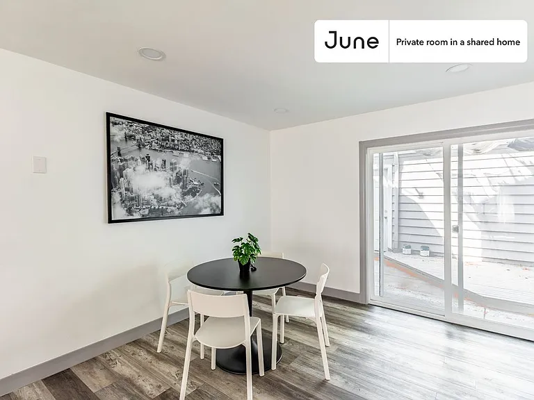 589 N Garfield Ave #B — Photo 6