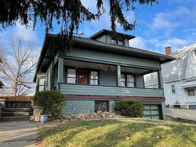 Wonderful Craftsman Bungalow with wide welcoming front porch and great curb appeal!