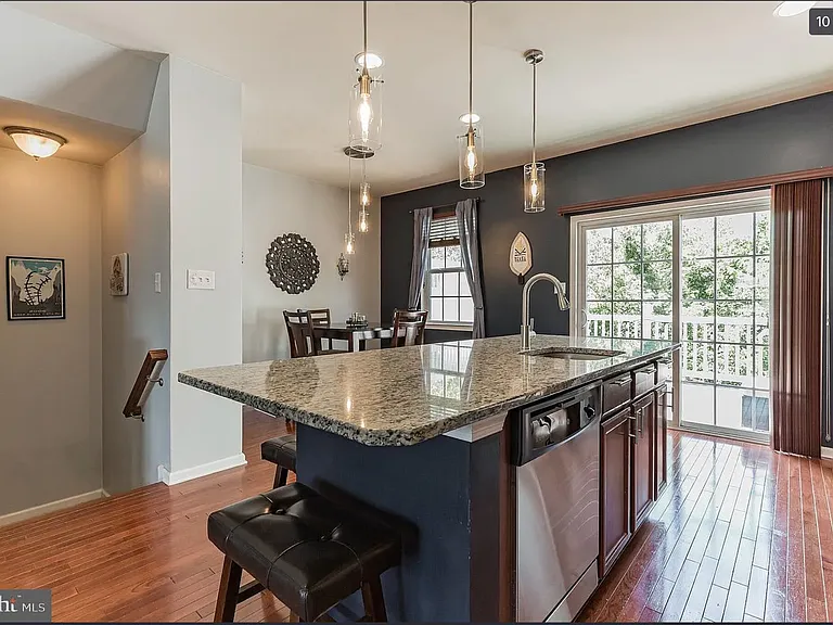 423 Dogwood Dr — Photo 10