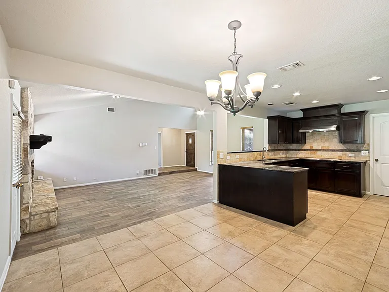 16115 Wolf Creek St — Photo 10