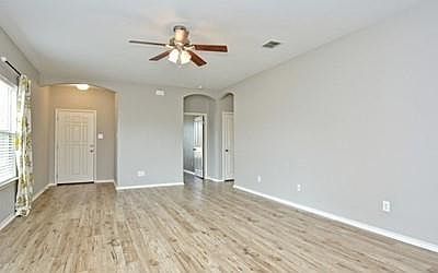 5th image of 225 Wells Bnd