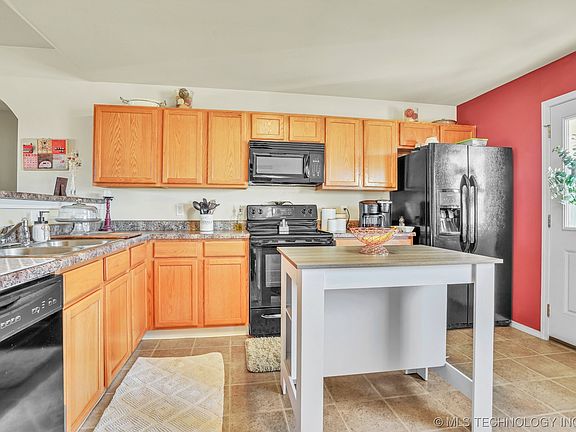 5th image of 25020 E 91st Pl S