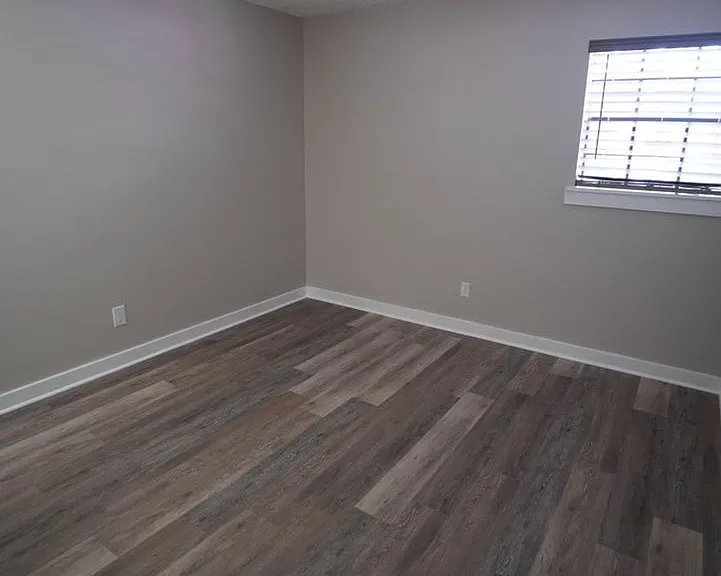 922 Henry Ct SW — Photo 14