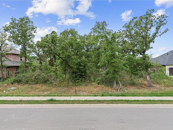 3rd image of 5202 Flint Hills Dr
