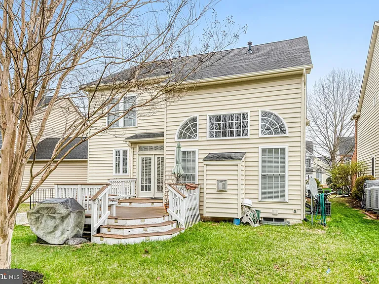 8416 Churchside Dr — Photo 23