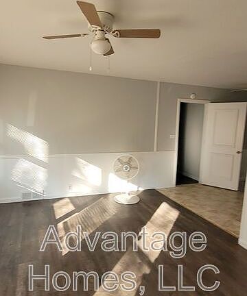 2nd image of 11214 Crystal Ave
