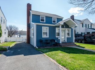 33 Wellfleet Rd, East Rockaway, NY 11518
