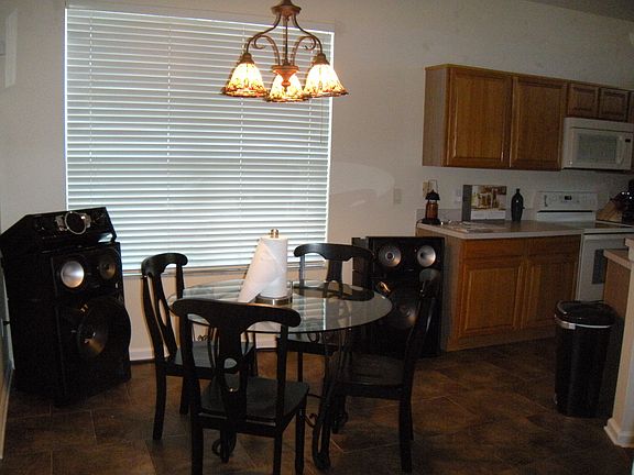 Eat In Kitchen