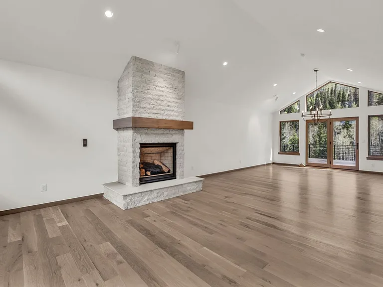 7346 Pinebrook Rd — Photo 11