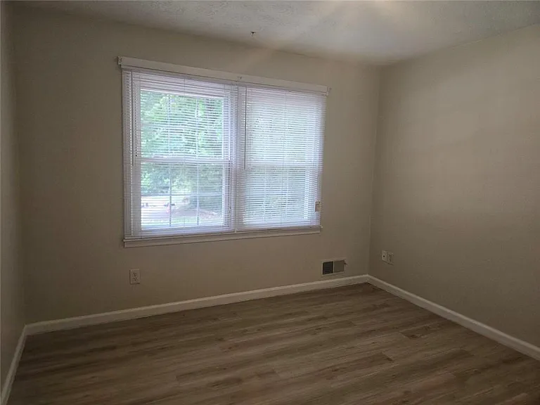 5734 Lanny Ln — Photo 18