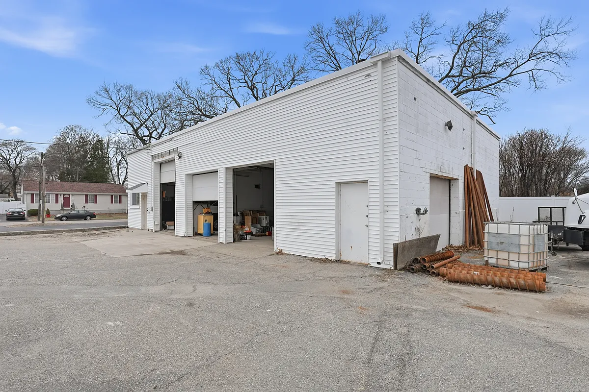 Building Photo - 170 Armistice Blvd