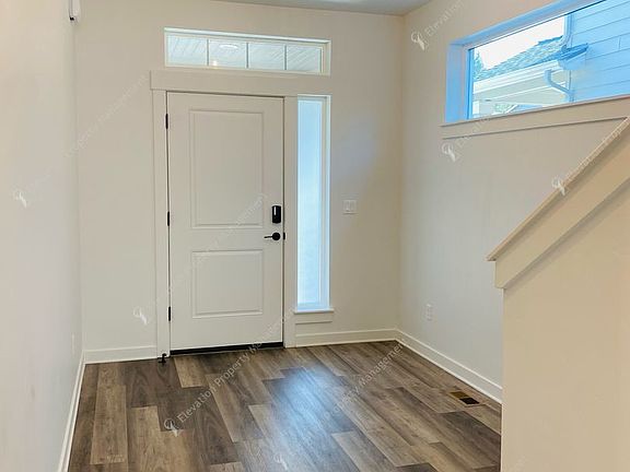 2nd image of 20756 SE Iron Horse Ln