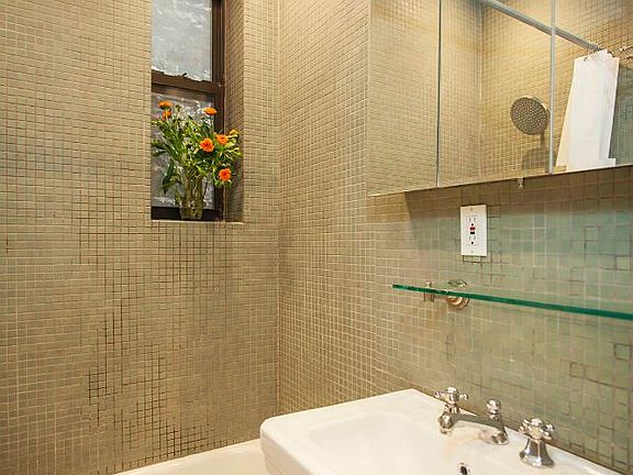 3rd image of 131 Thompson St APT 3D
