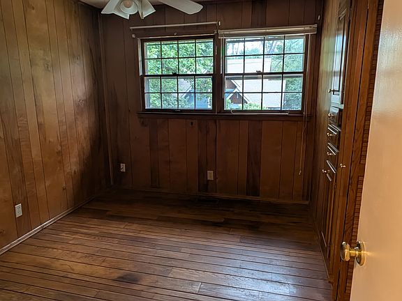 2nd image of 6 Greenbriar Rd