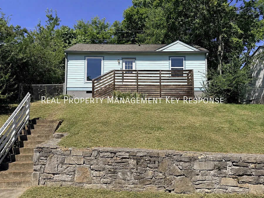 Cozy East Nashville Cottage Near Five Points, Downtown & Shelby Park — Photo 1