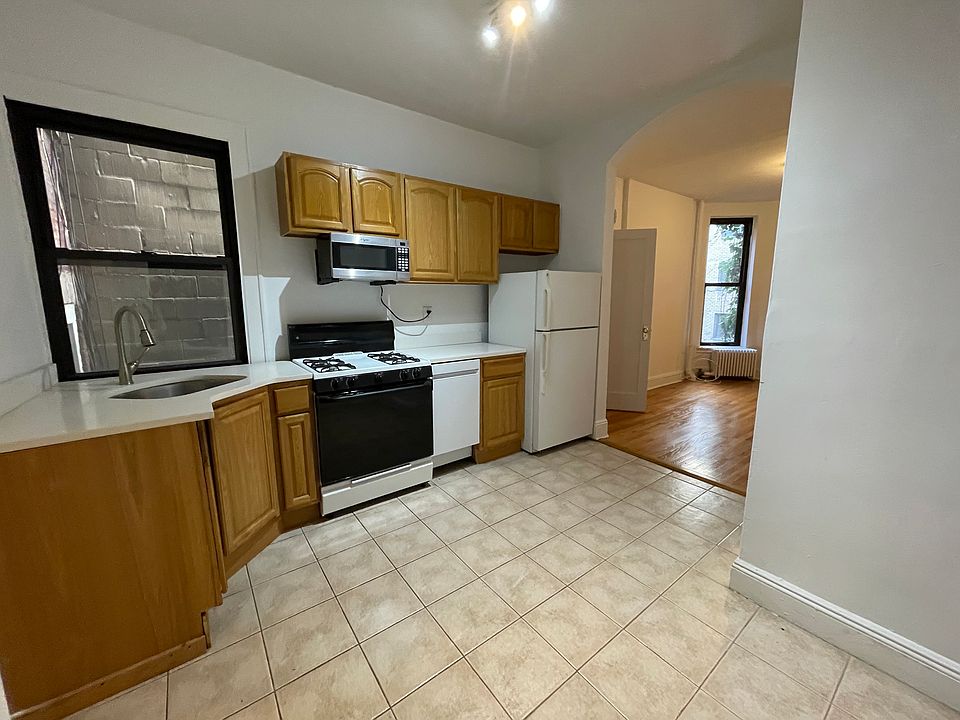 1st image of 311 W 55th St APT 2C