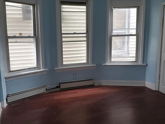 4th image of 33 S Munn Ave