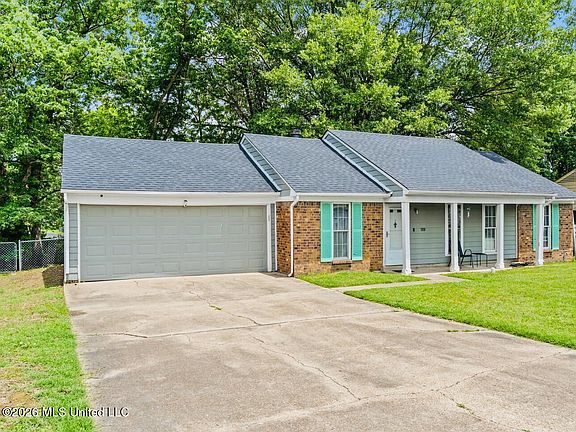 2nd image of 3880 Ivanhoe Dr