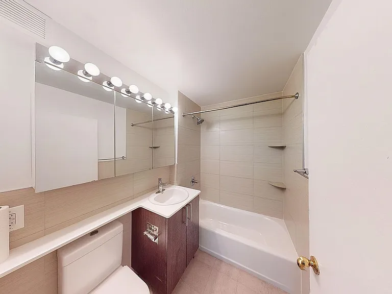 121 Reade St #5H — Photo 11